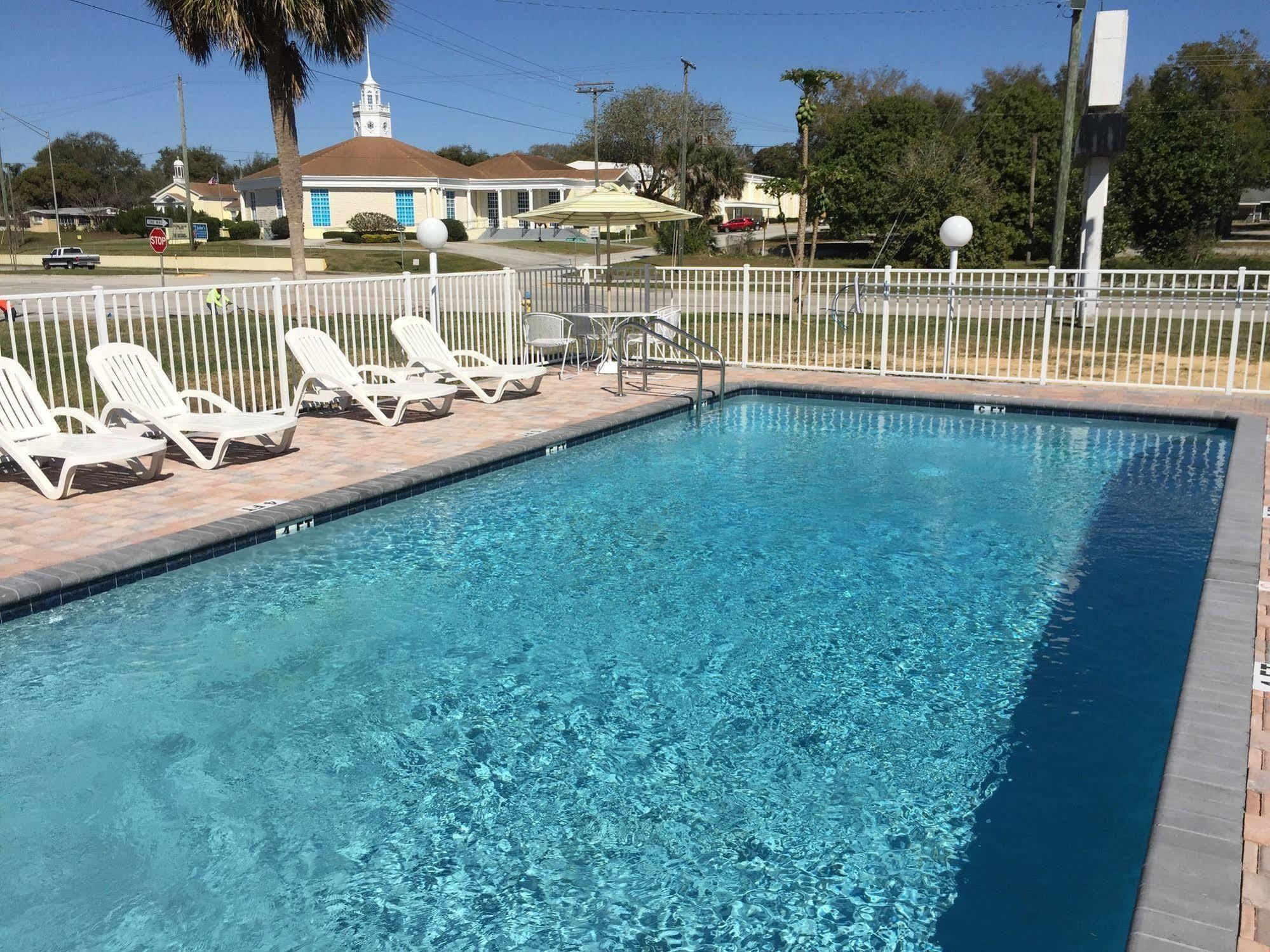 Economy Suites Cypress Gardens Exterior foto